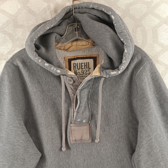 Ruehl No.925 Greenwich NY Mens Gray Hoodie Pullover Distressed Details Medium - Picture 5 of 11